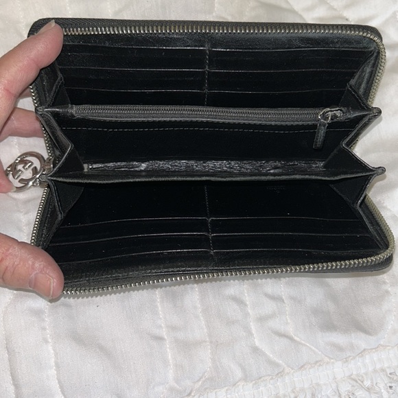 🚨 ZIPPER LINE IS OFF TRACK AND NOT FUNCTIONING PROPERLY🚨 - Picture 6 of 13